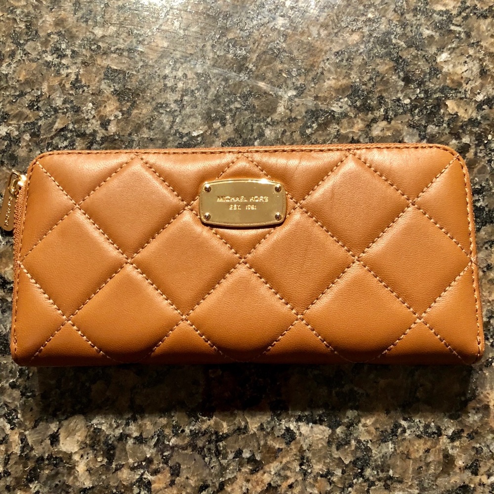 Michael Kors Quilted wallet